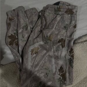 Abercrombie & Fitch Men’s Essential Camouflage Joggers